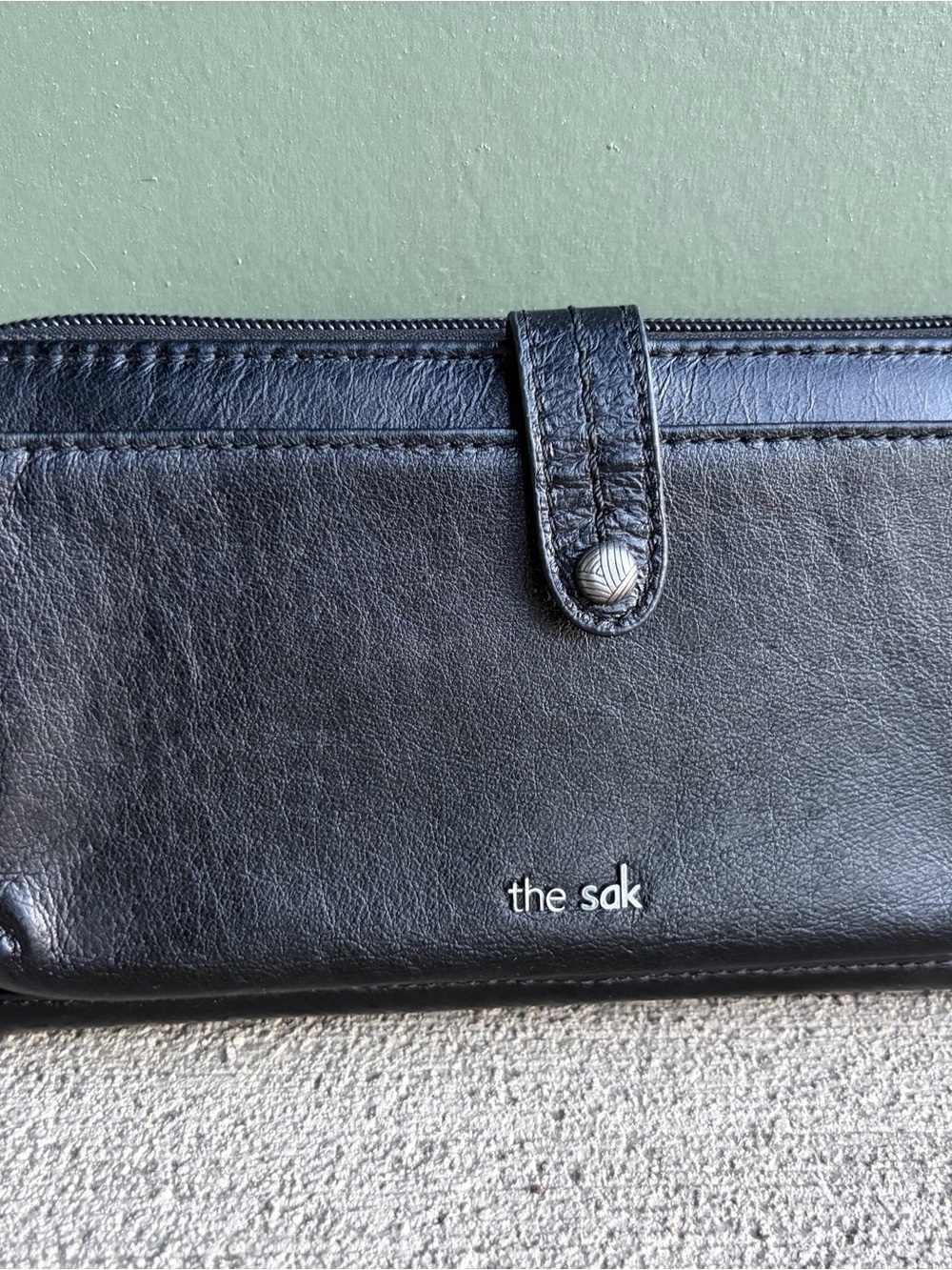The Sak Black Leather Wristlet Crossbody Wallet Phone Pocket - Picture 5 of 13